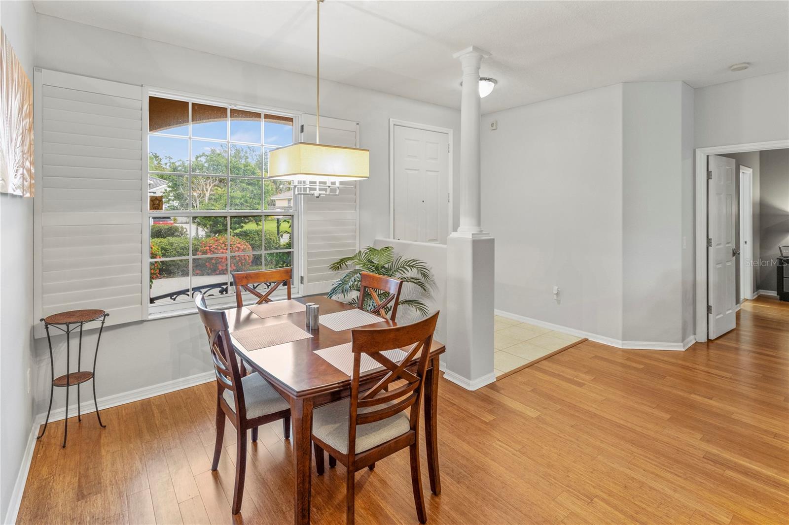 THREE OAKS - Residential