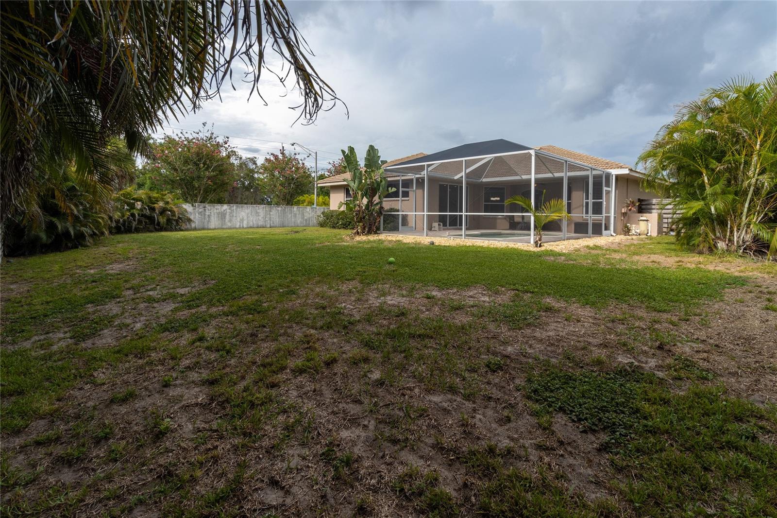 THREE OAKS - Residential