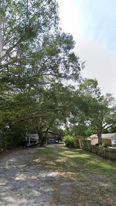 HIGHLAND GROVES - Land