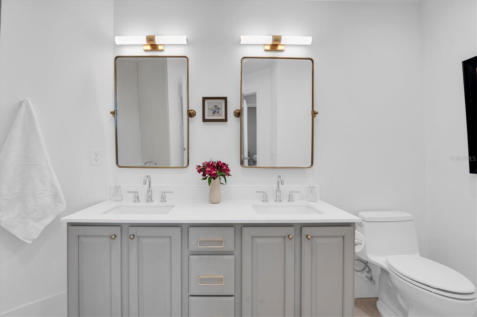 TOWERS OF CHANNELSIDE CONDOMIN - Residential