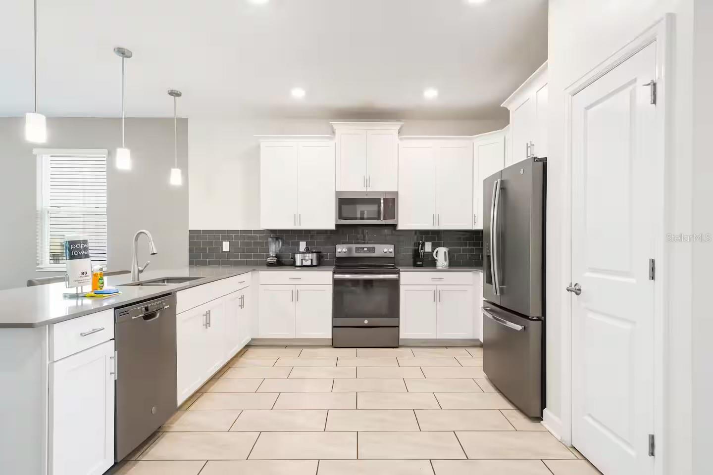 COVE AT STOREY LAKE II - Residential