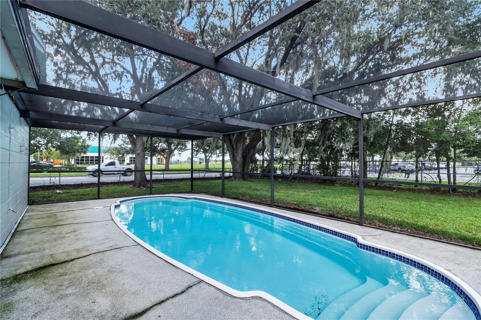 FLORIDA LAND & IMPROV CO ADD - Residential Lease