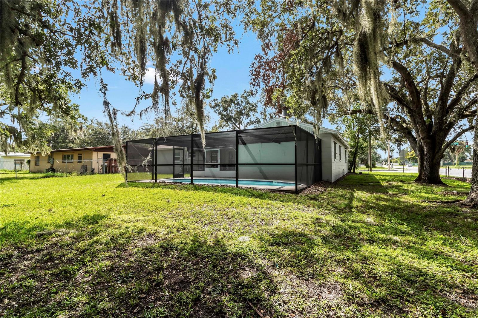 FLORIDA LAND & IMPROV CO ADD - Residential Lease
