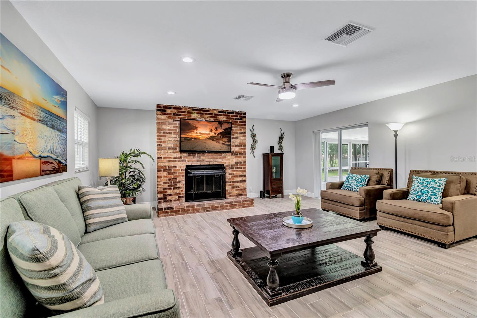 FLORIDA LAND & IMPROV CO ADD - Residential Lease