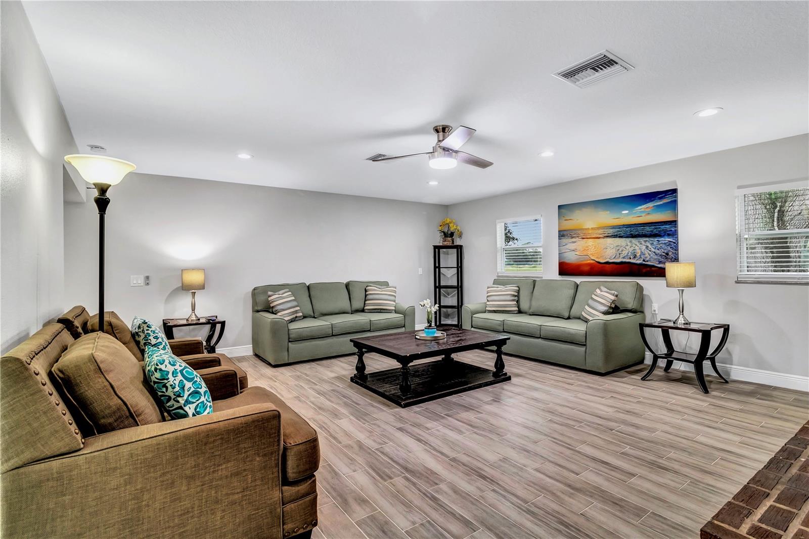 FLORIDA LAND & IMPROV CO ADD - Residential Lease