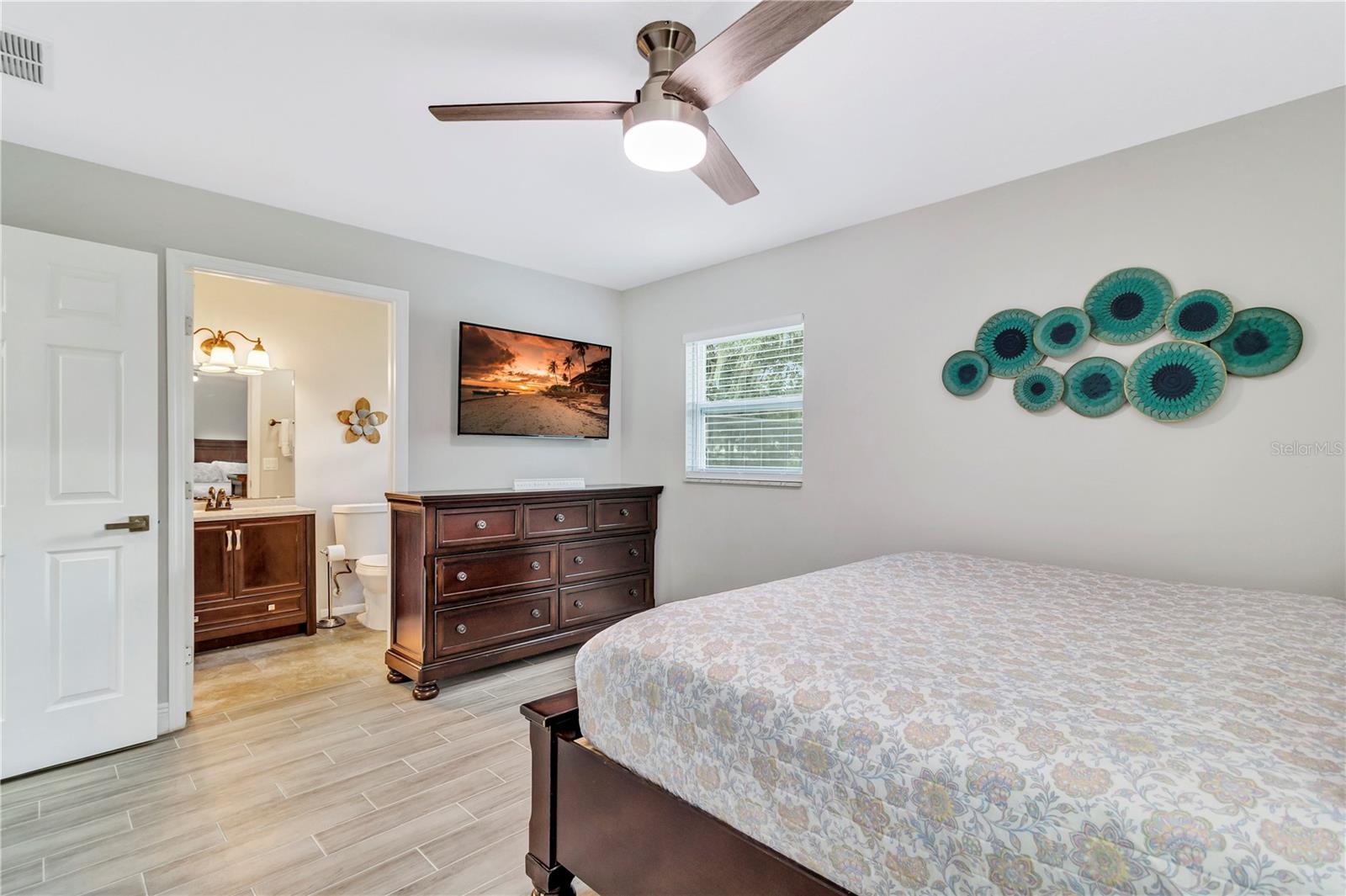 FLORIDA LAND & IMPROV CO ADD - Residential Lease