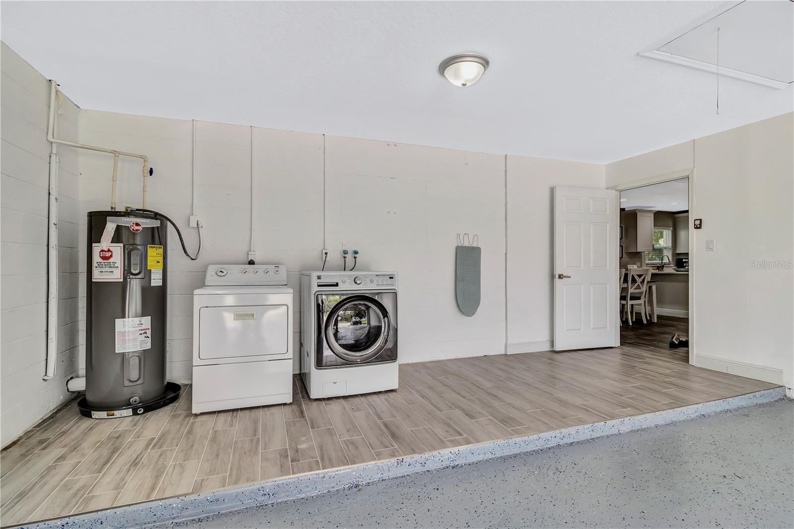 FLORIDA LAND & IMPROV CO ADD - Residential Lease