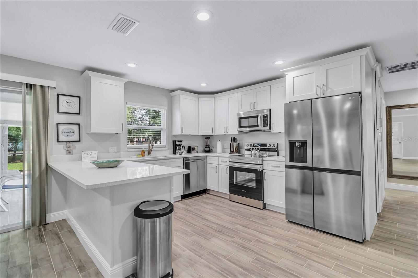 FLORIDA LAND & IMPROV CO ADD - Residential Lease