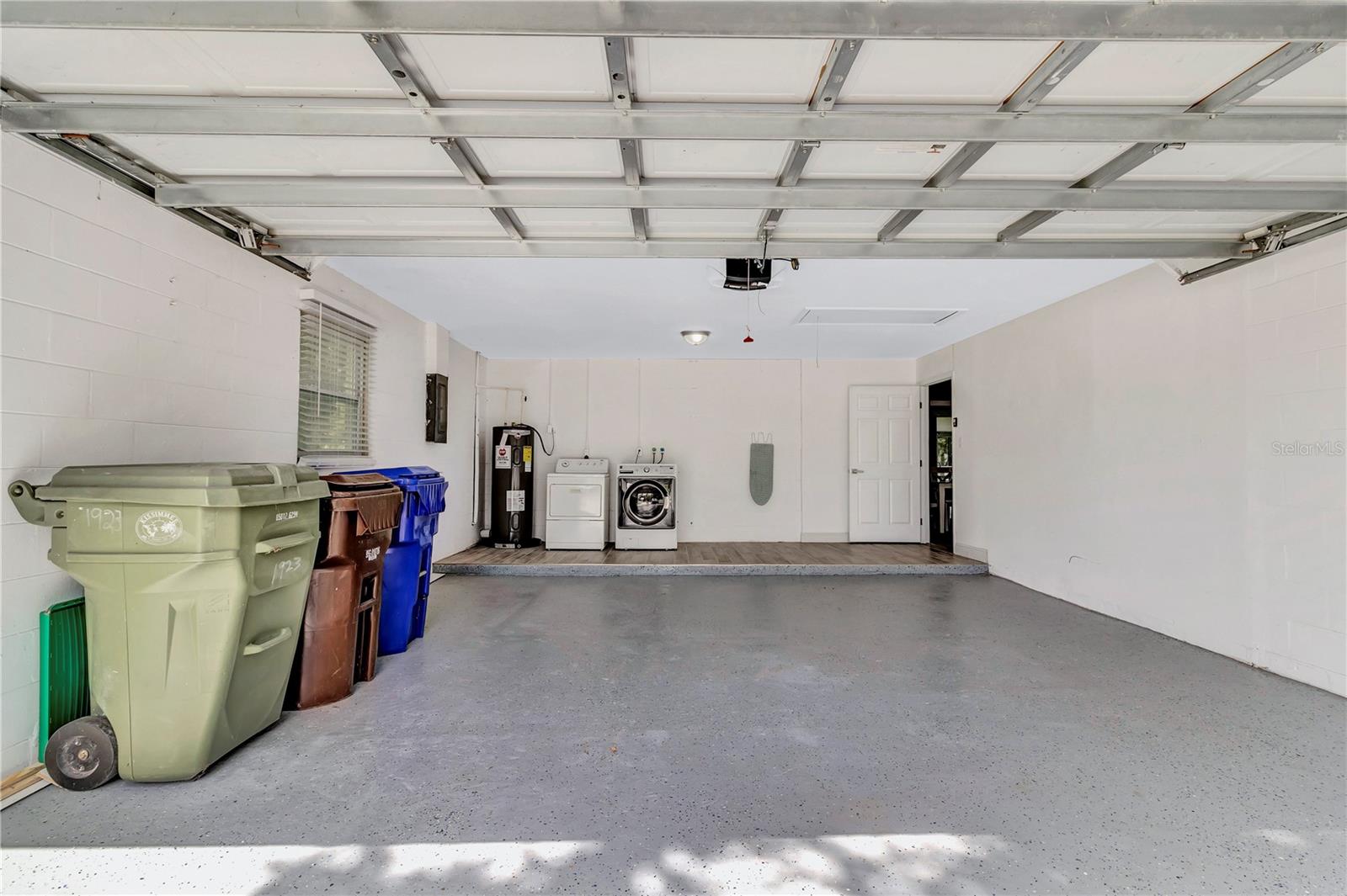 FLORIDA LAND & IMPROV CO ADD - Residential Lease