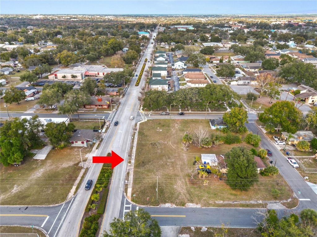 Photo of 1029 Martin L King Jr Avenue, Lakeland, FL 33805 (MLS # L4958587)