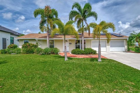 A home in PORT CHARLOTTE