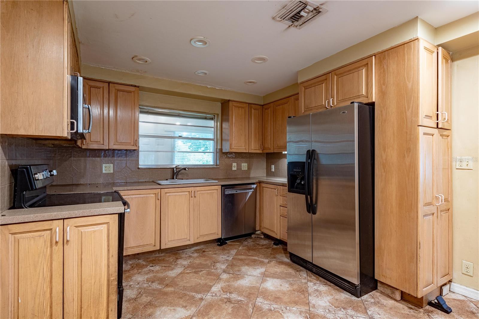 546 LAKE COMO CIRCLE