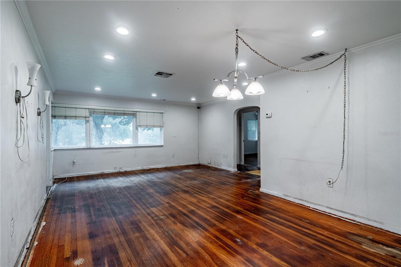 546 LAKE COMO CIRCLE