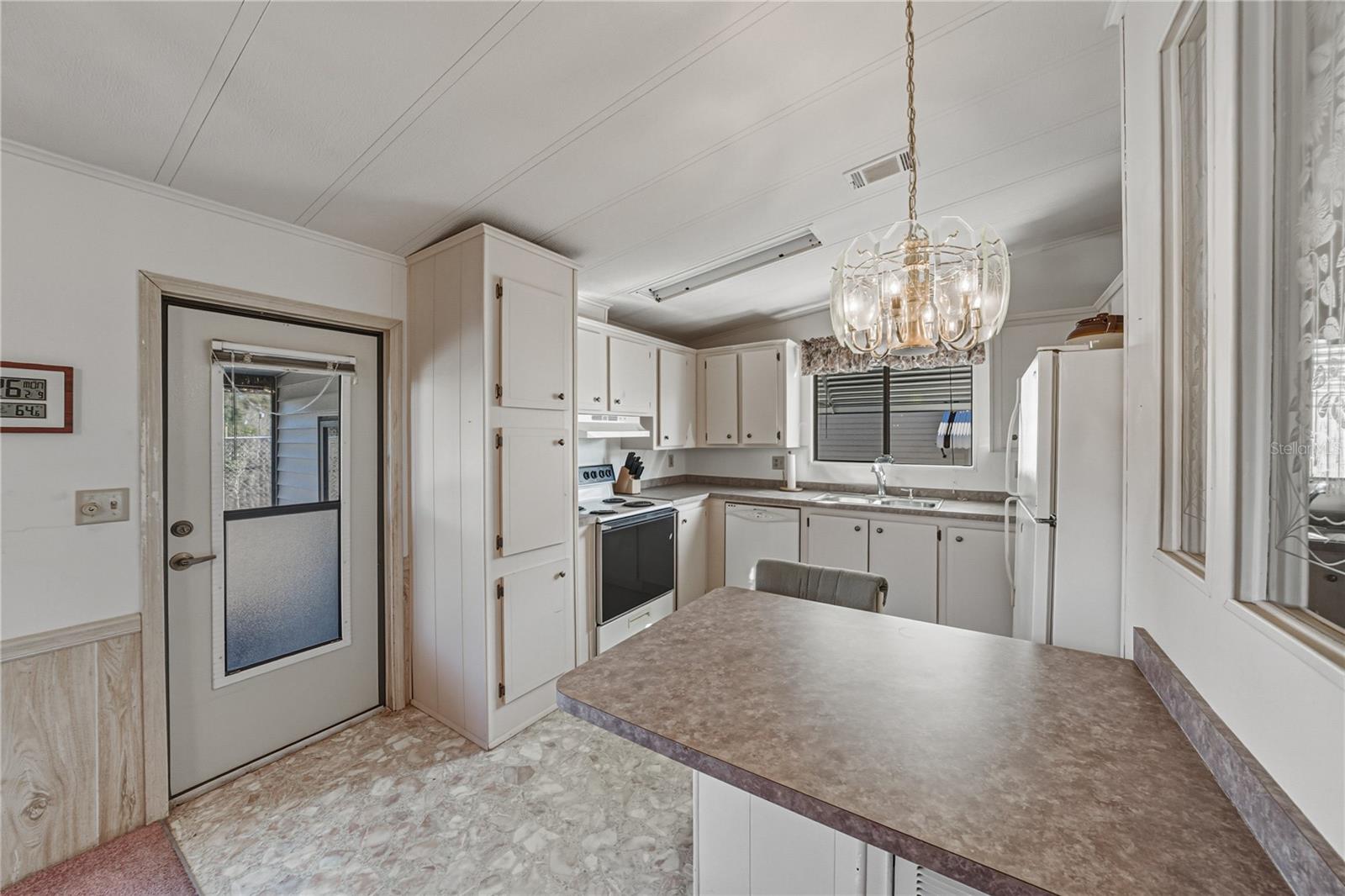 COLONY HILLS COMMUNITY - Residential