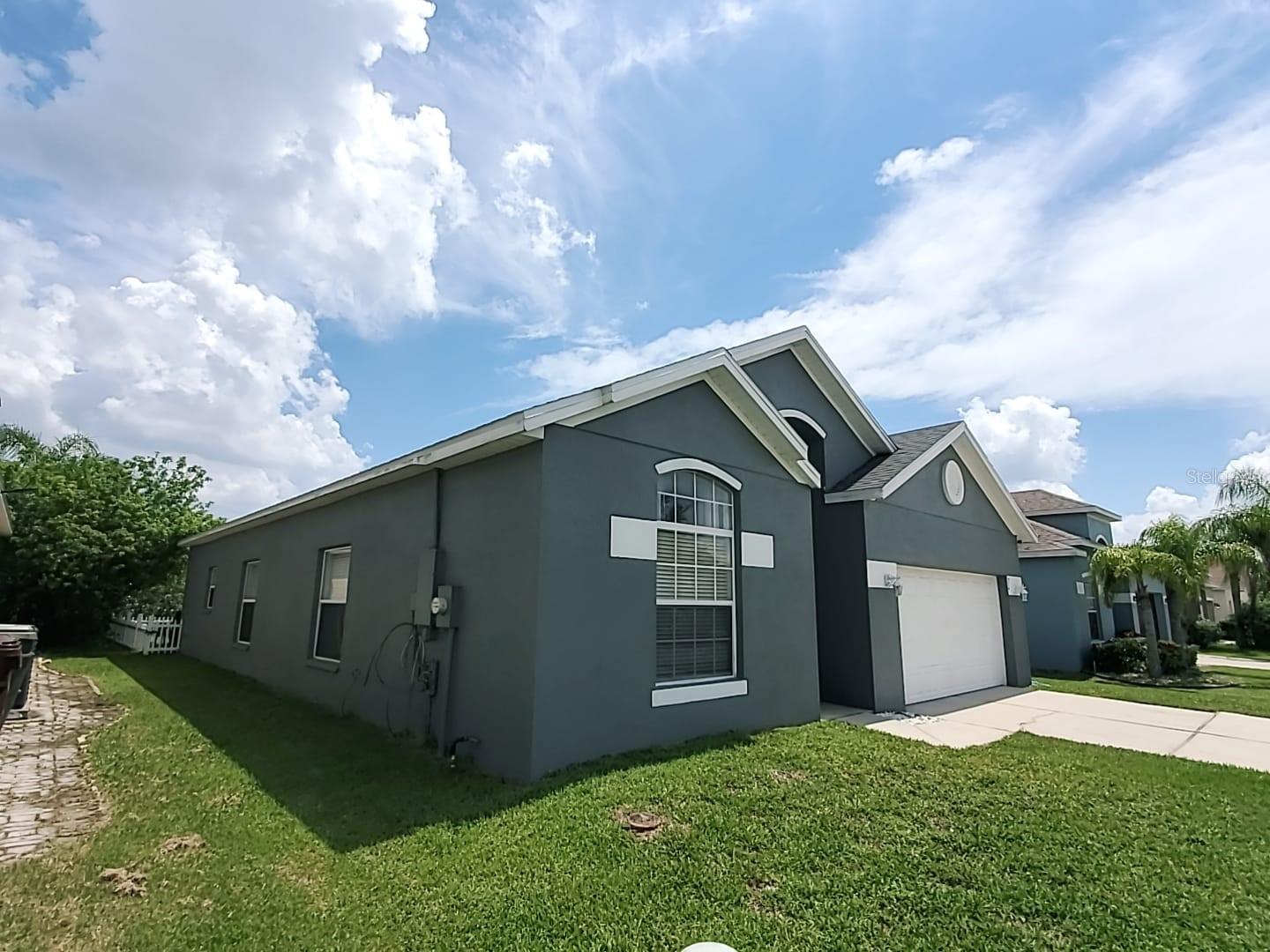 ESTANCIA - Residential