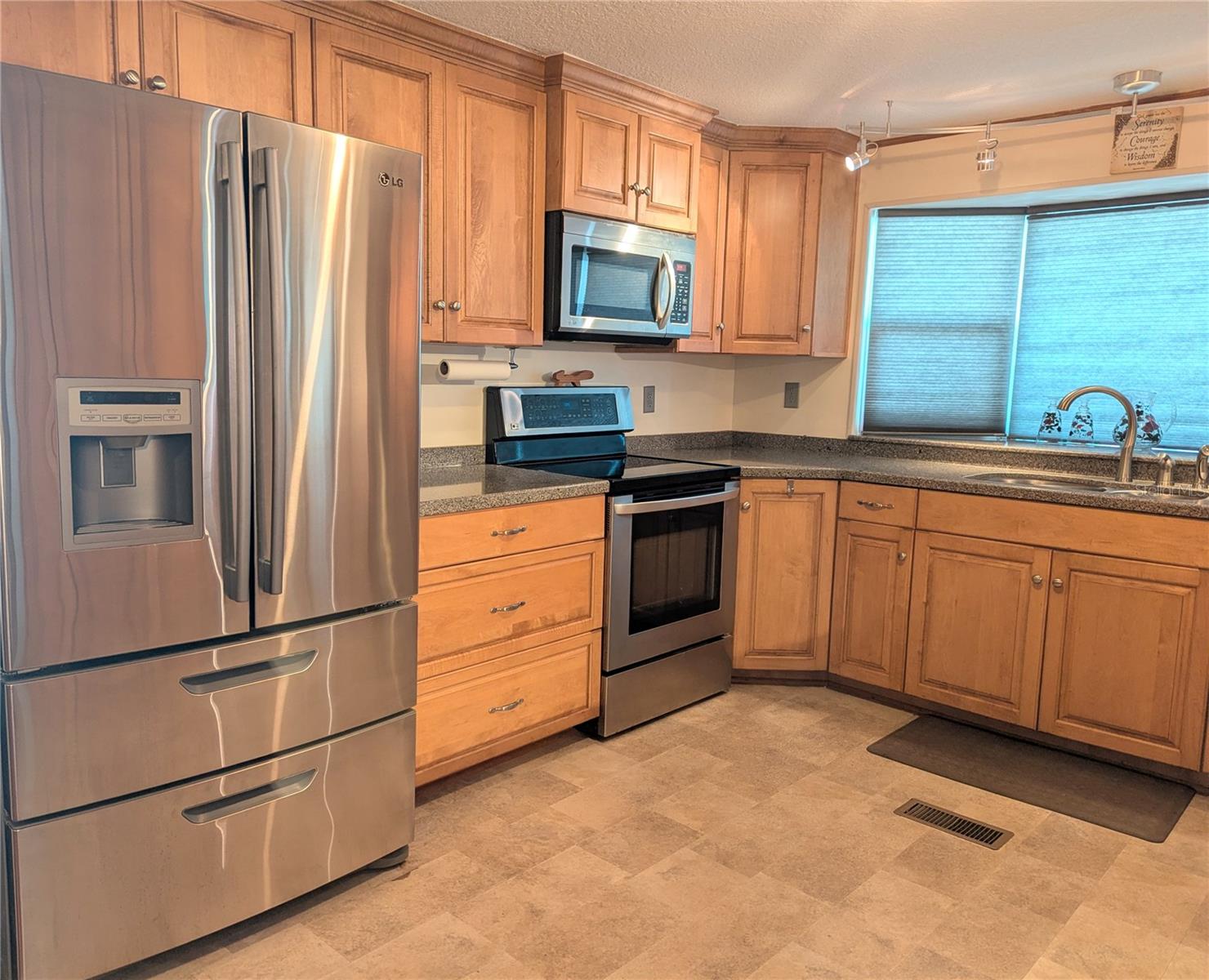 LAKELAND HILLS ESTATES - Residential