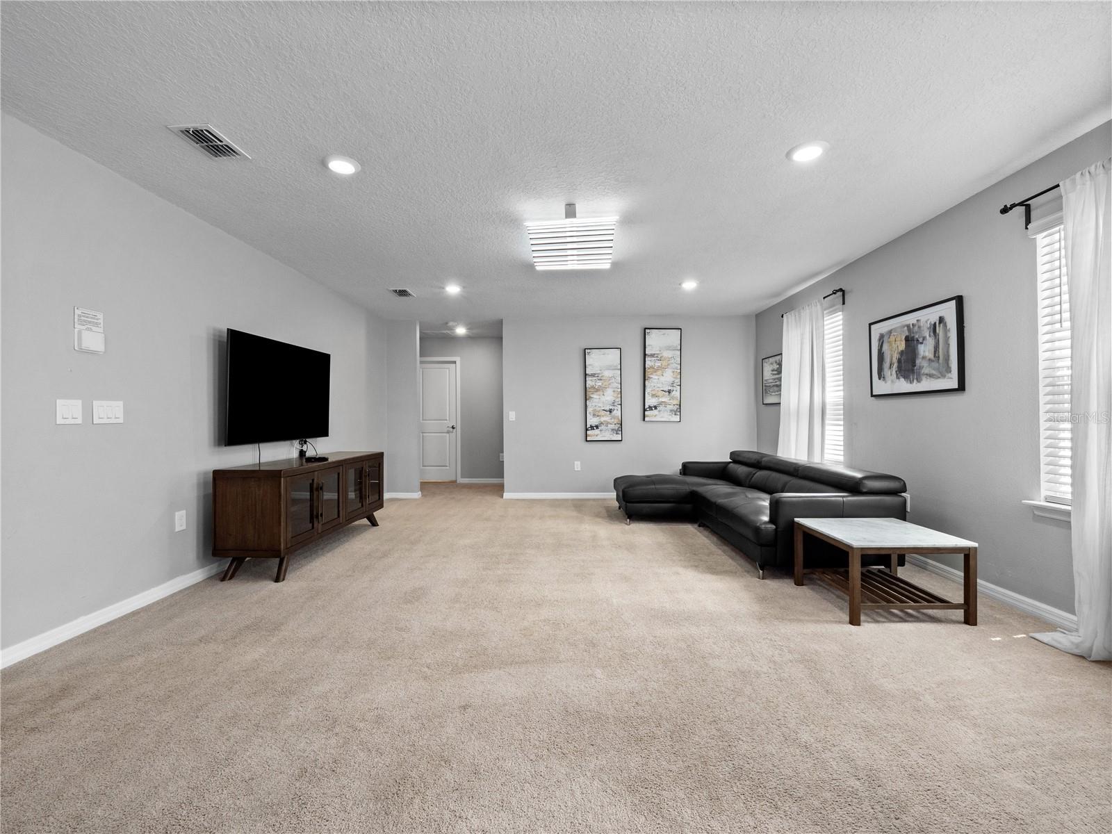 WINDSOR ISLAND RESIDENCE PH 2B - Residential