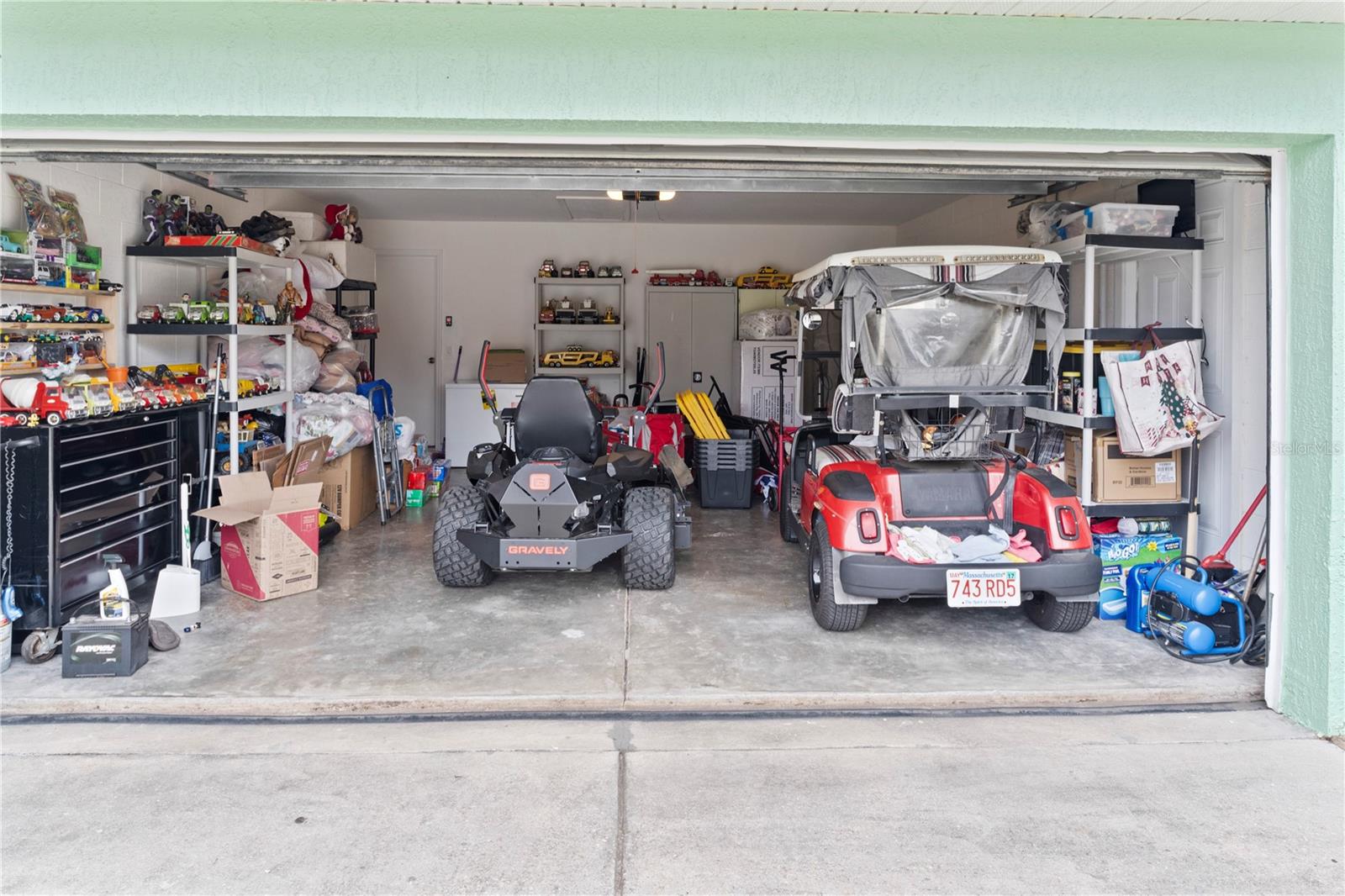 15 LOCUST LOOP DRIVE