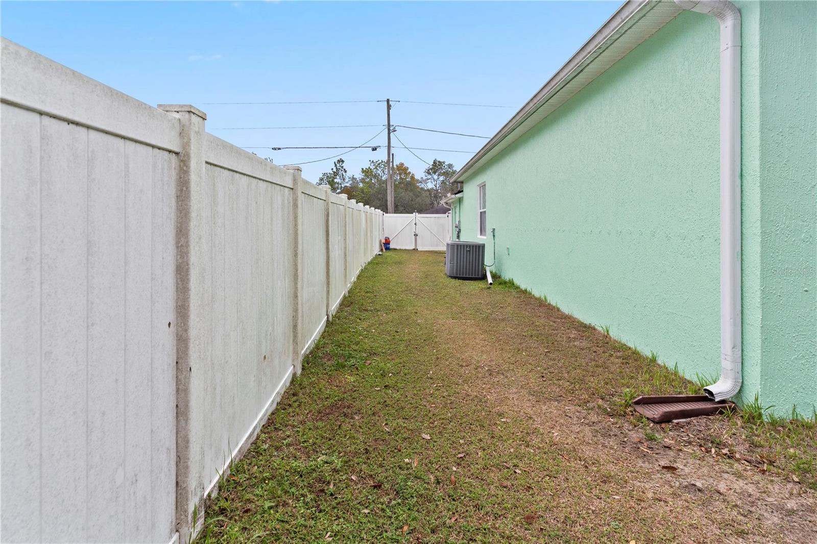 15 LOCUST LOOP DRIVE