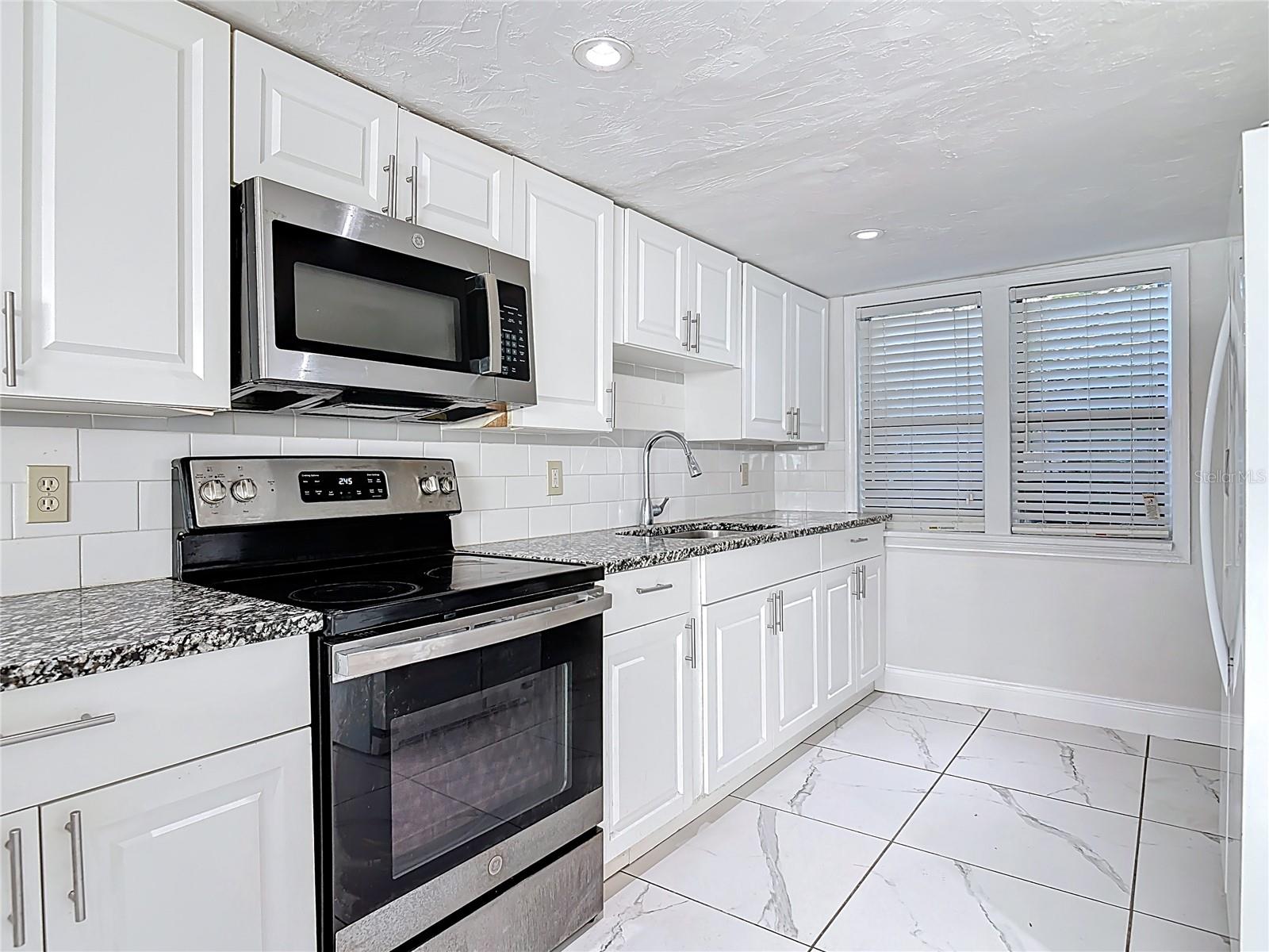 AVONDALE PARK - Residential