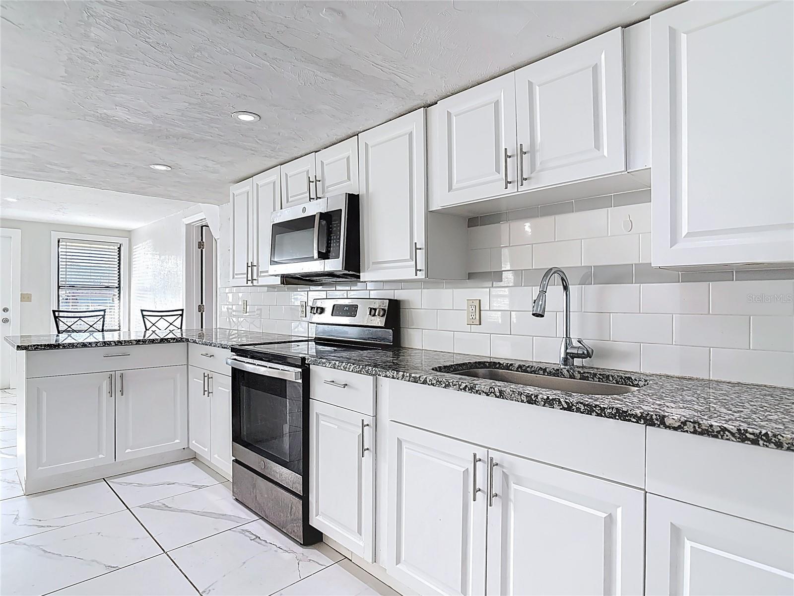 AVONDALE PARK - Residential