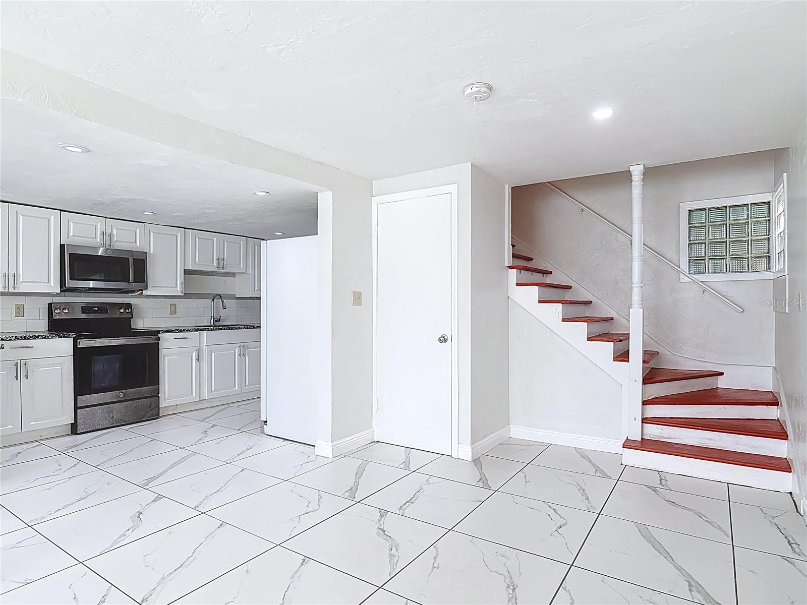 AVONDALE PARK - Residential