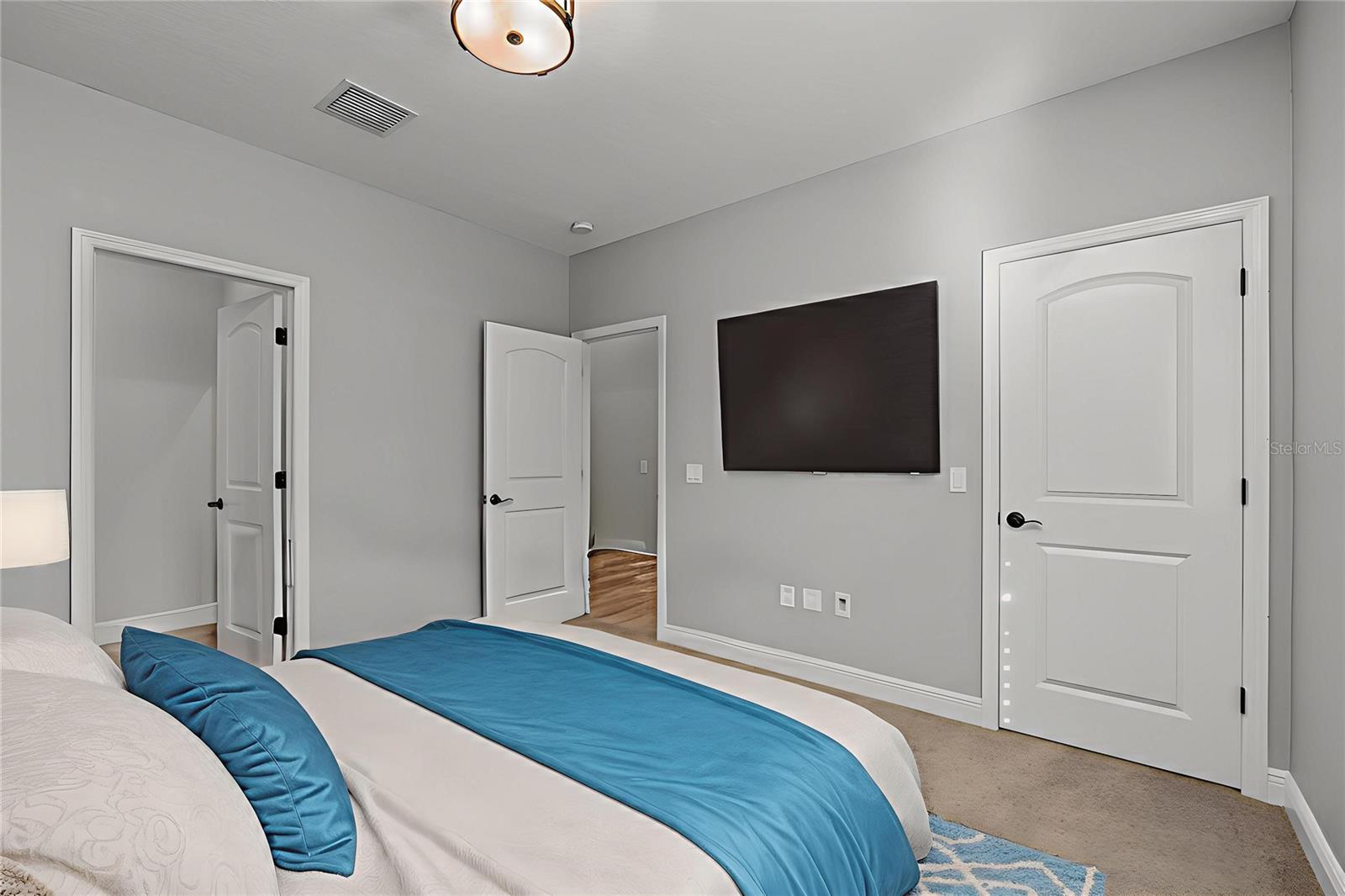 NINE EAGLES UNIT ONE SEC I - Residential