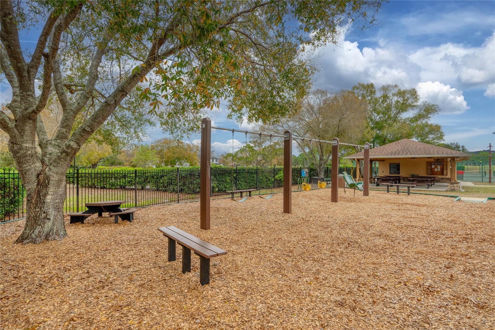 NINE EAGLES UNIT ONE SEC I - Residential