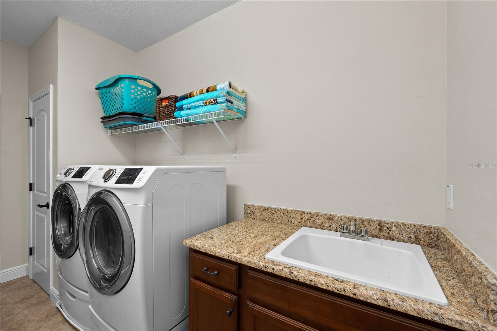 NINE EAGLES UNIT ONE SEC I - Residential