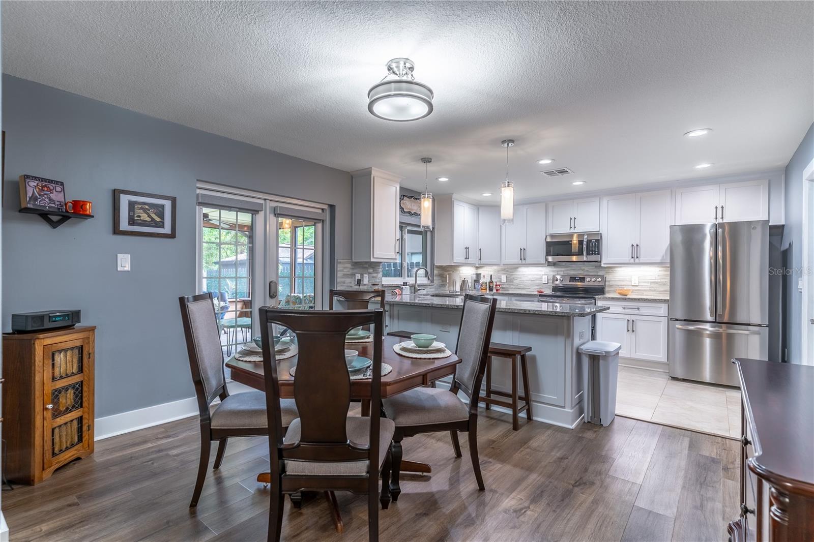 638 BONIVIEW LANE