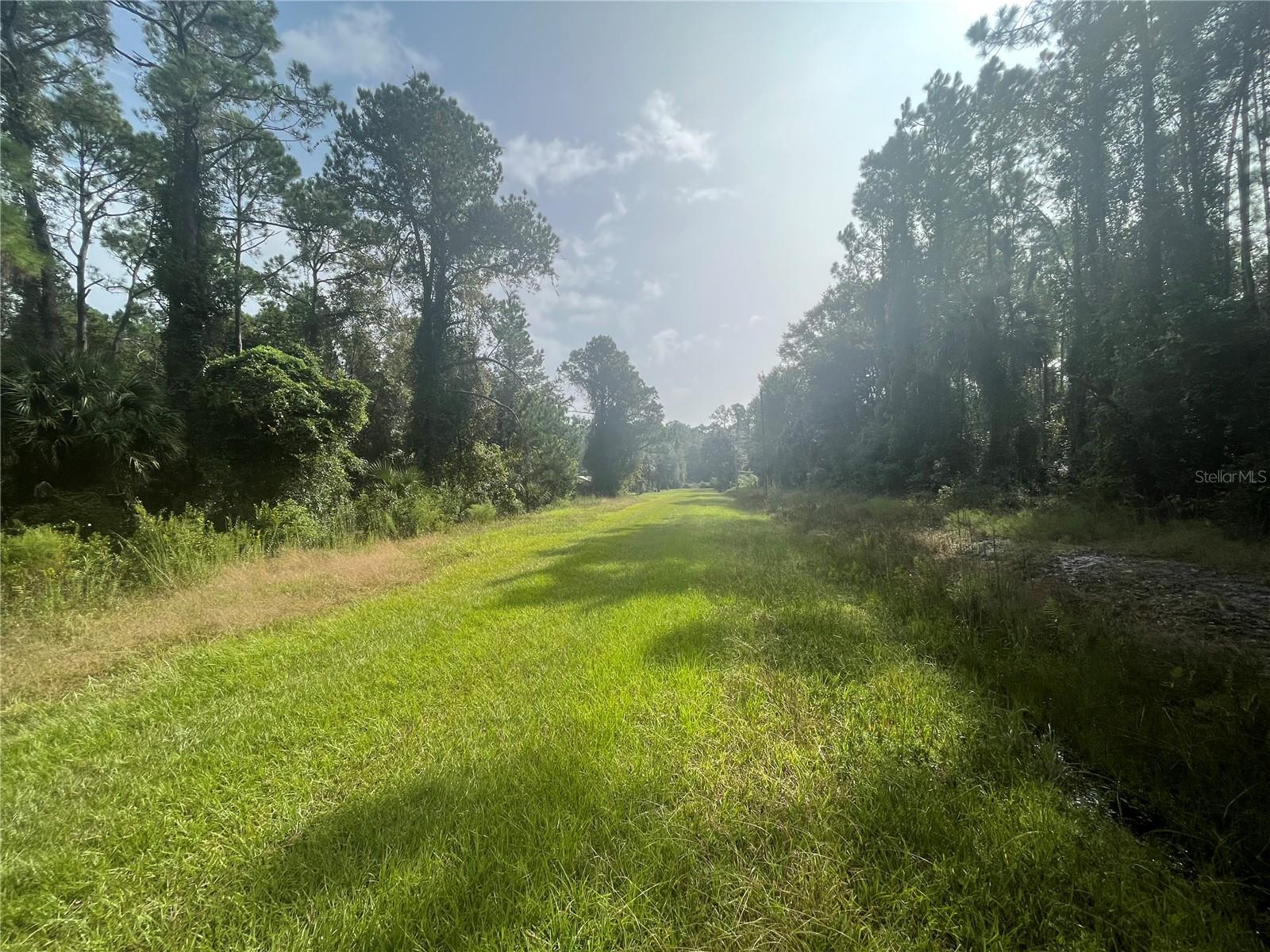 PARADISE LAKES SUB - Land