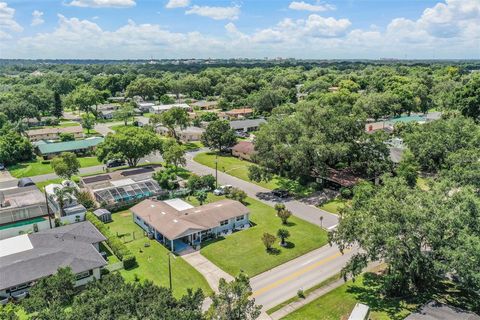 A home in LAKELAND