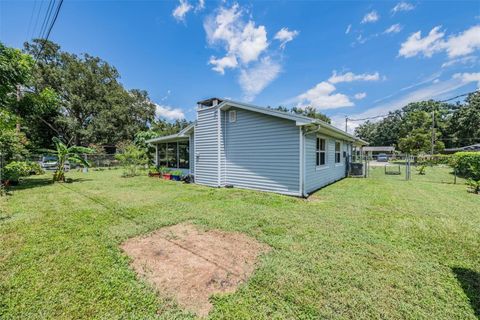 A home in LAKELAND