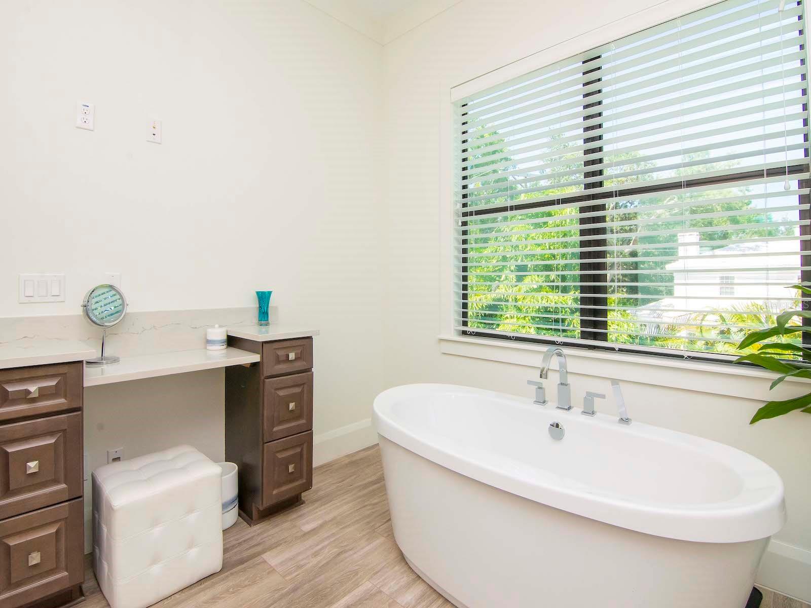 DAVIS ISLANDS PB10 PG52 TO 57 - Residential