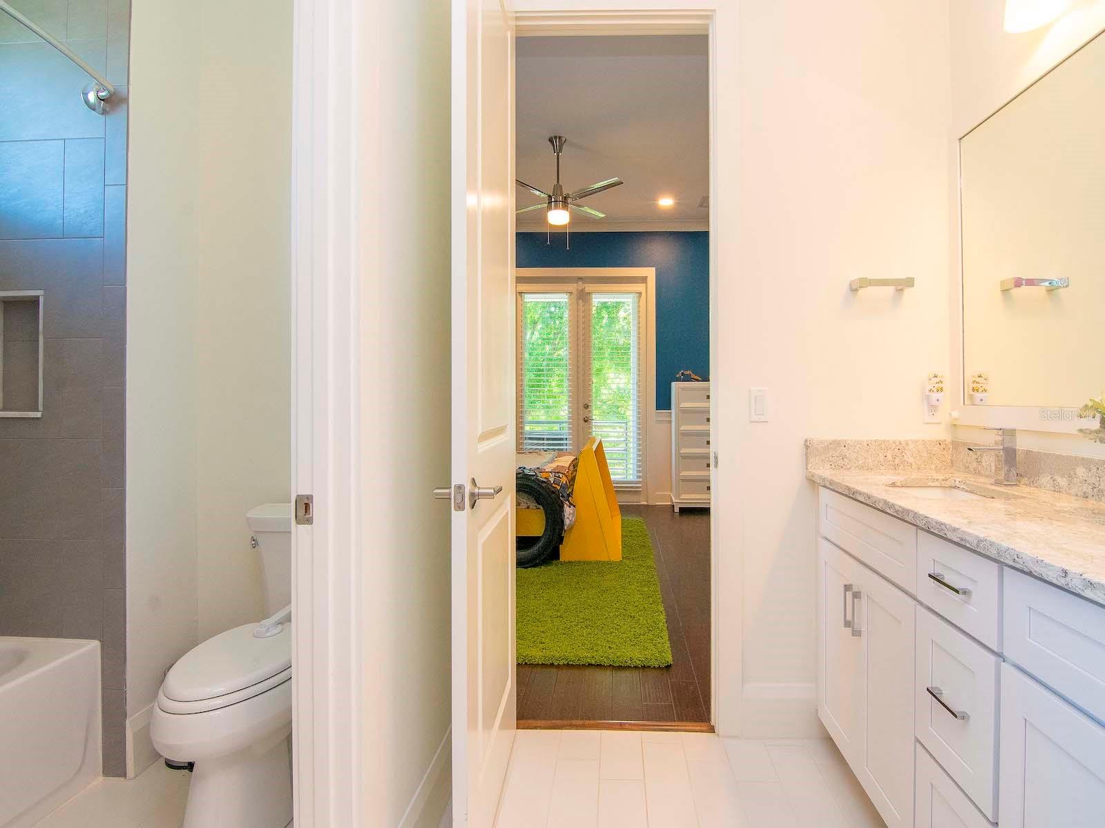 DAVIS ISLANDS PB10 PG52 TO 57 - Residential