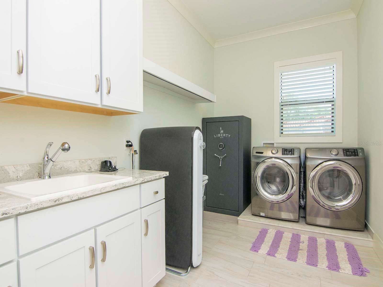 DAVIS ISLANDS PB10 PG52 TO 57 - Residential