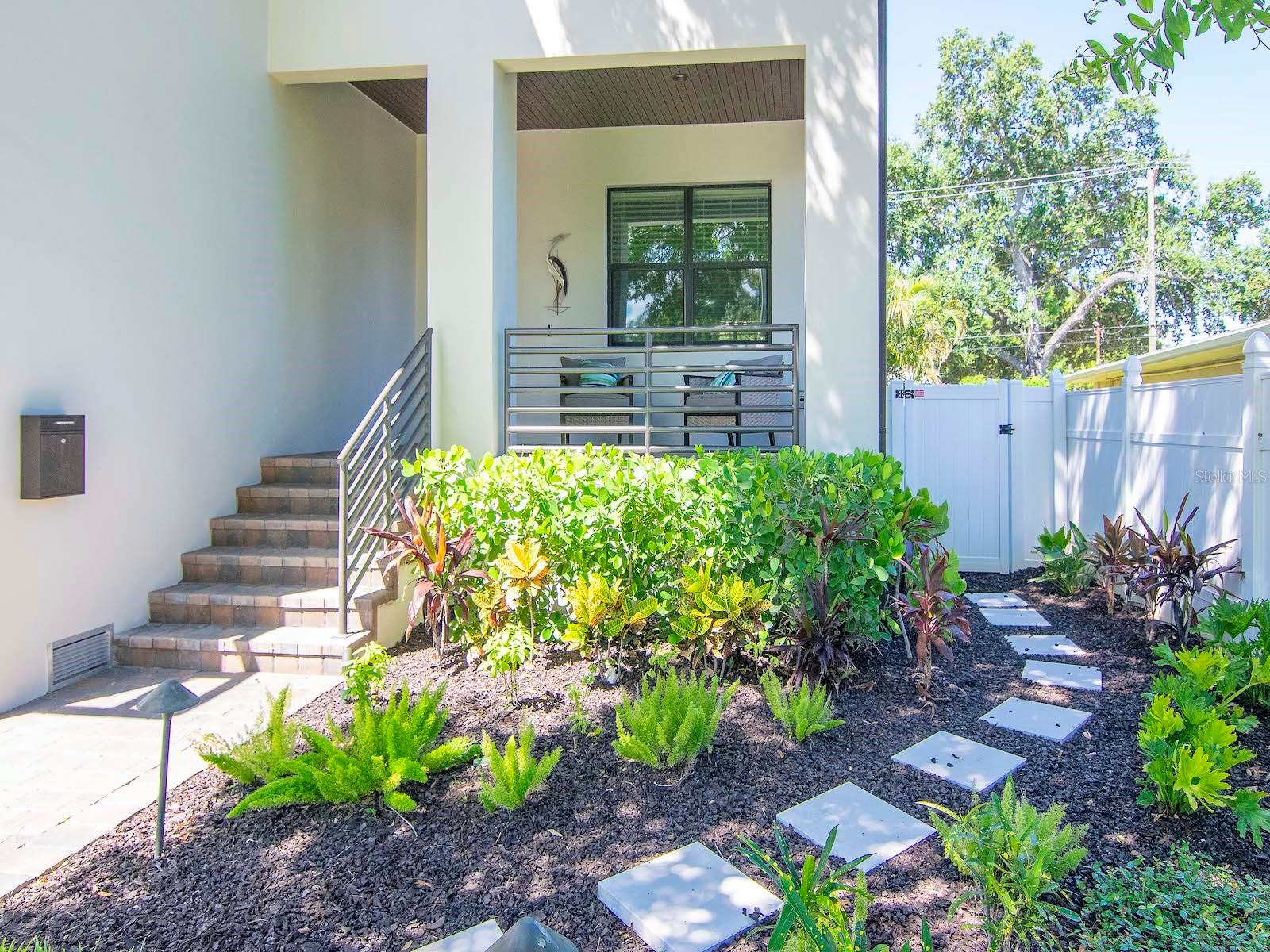 DAVIS ISLANDS PB10 PG52 TO 57 - Residential