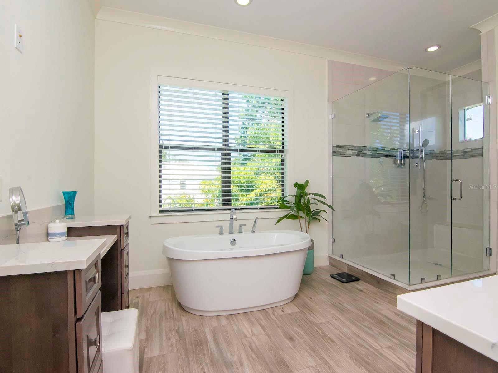 DAVIS ISLANDS PB10 PG52 TO 57 - Residential