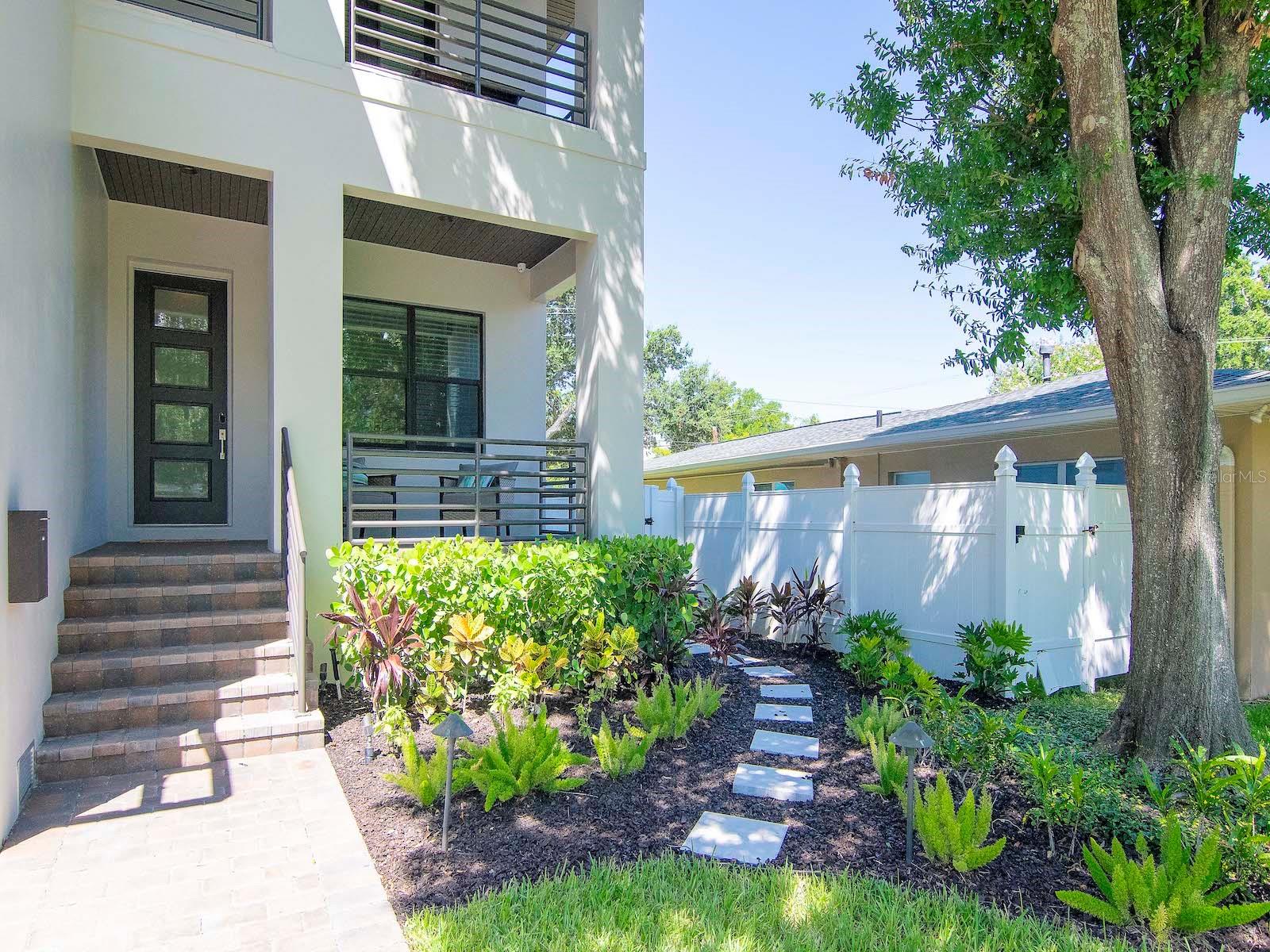 DAVIS ISLANDS PB10 PG52 TO 57 - Residential