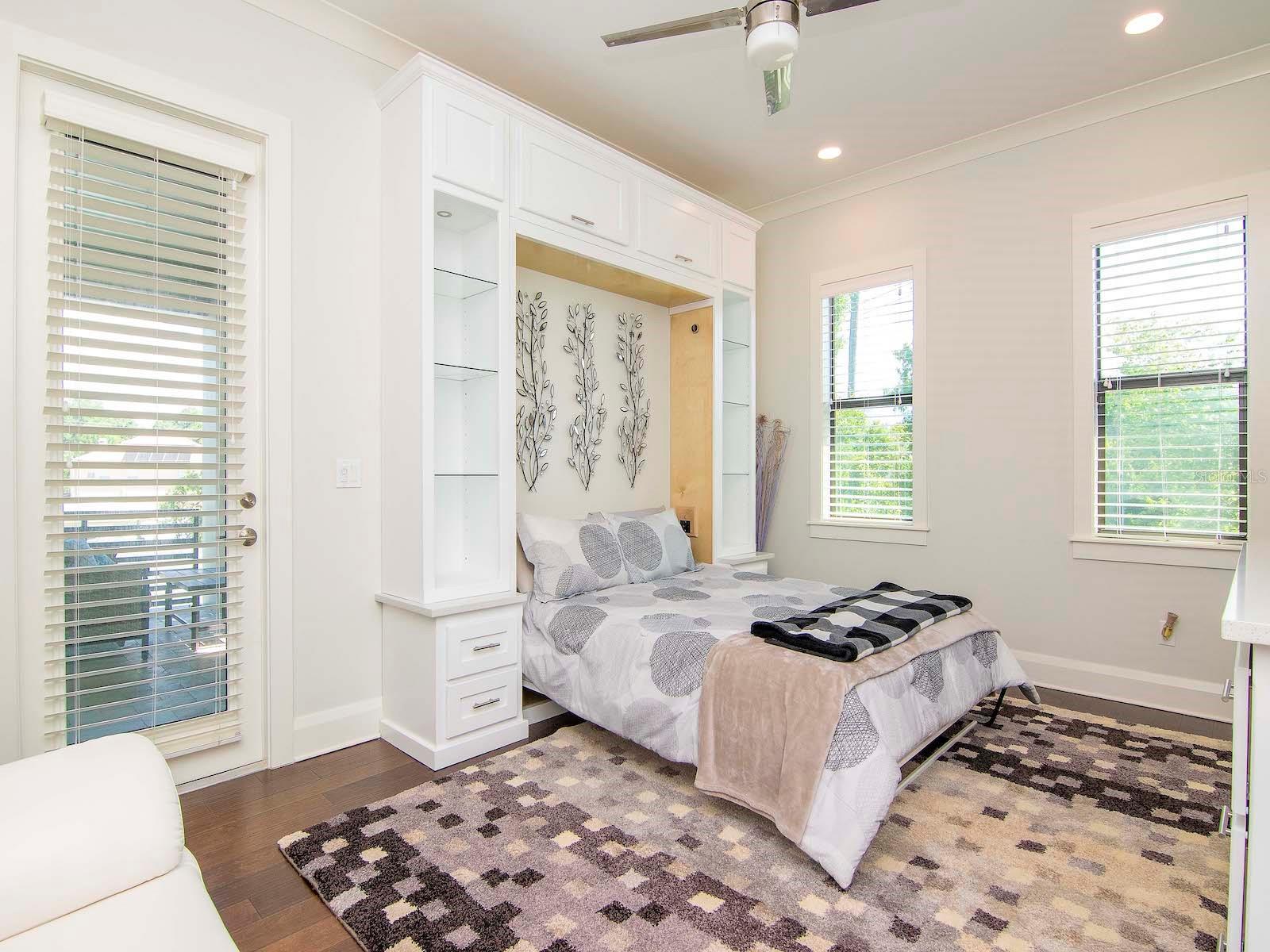 DAVIS ISLANDS PB10 PG52 TO 57 - Residential