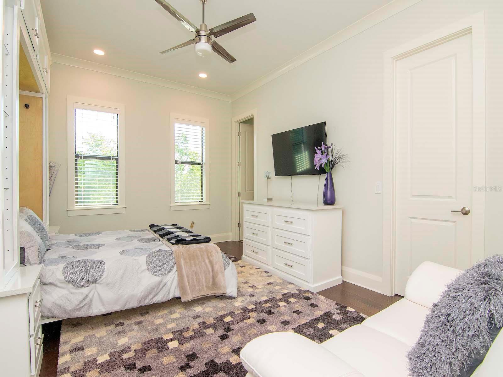 DAVIS ISLANDS PB10 PG52 TO 57 - Residential