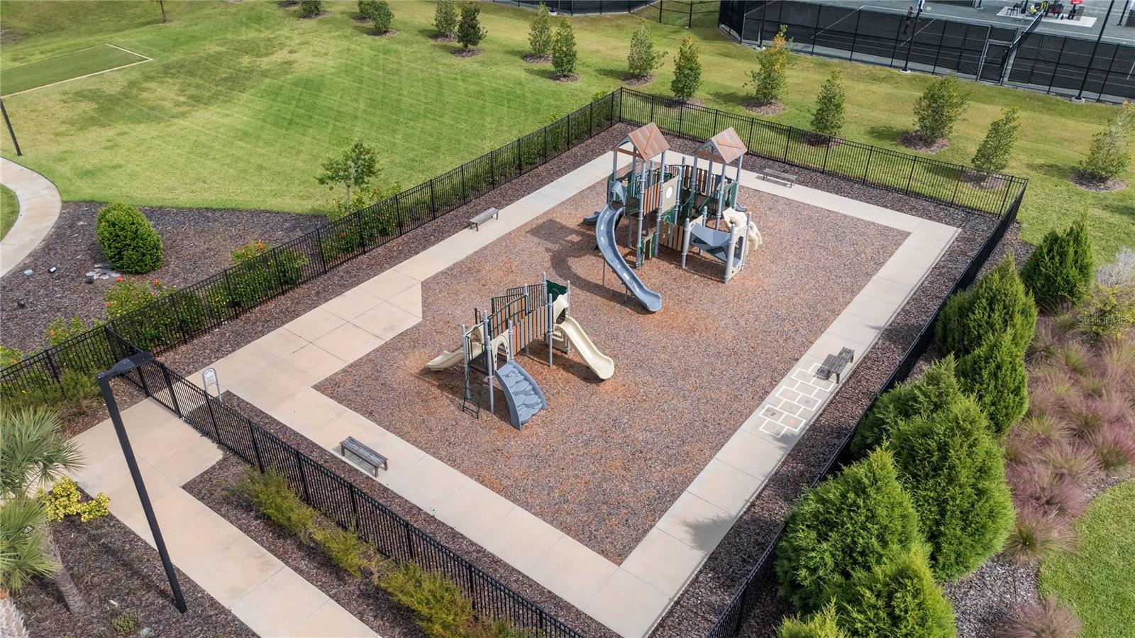 ABBOTT SQUARE PH 2 - Residential Lease