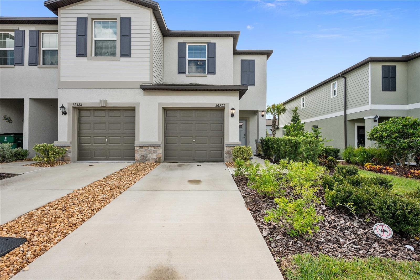 ABBOTT SQUARE PH 2 - Residential Lease