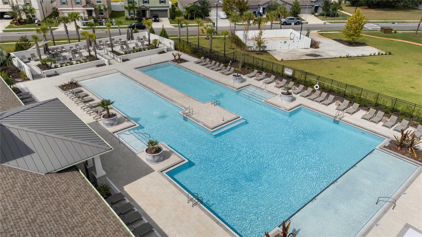 ABBOTT SQUARE PH 2 - Residential Lease