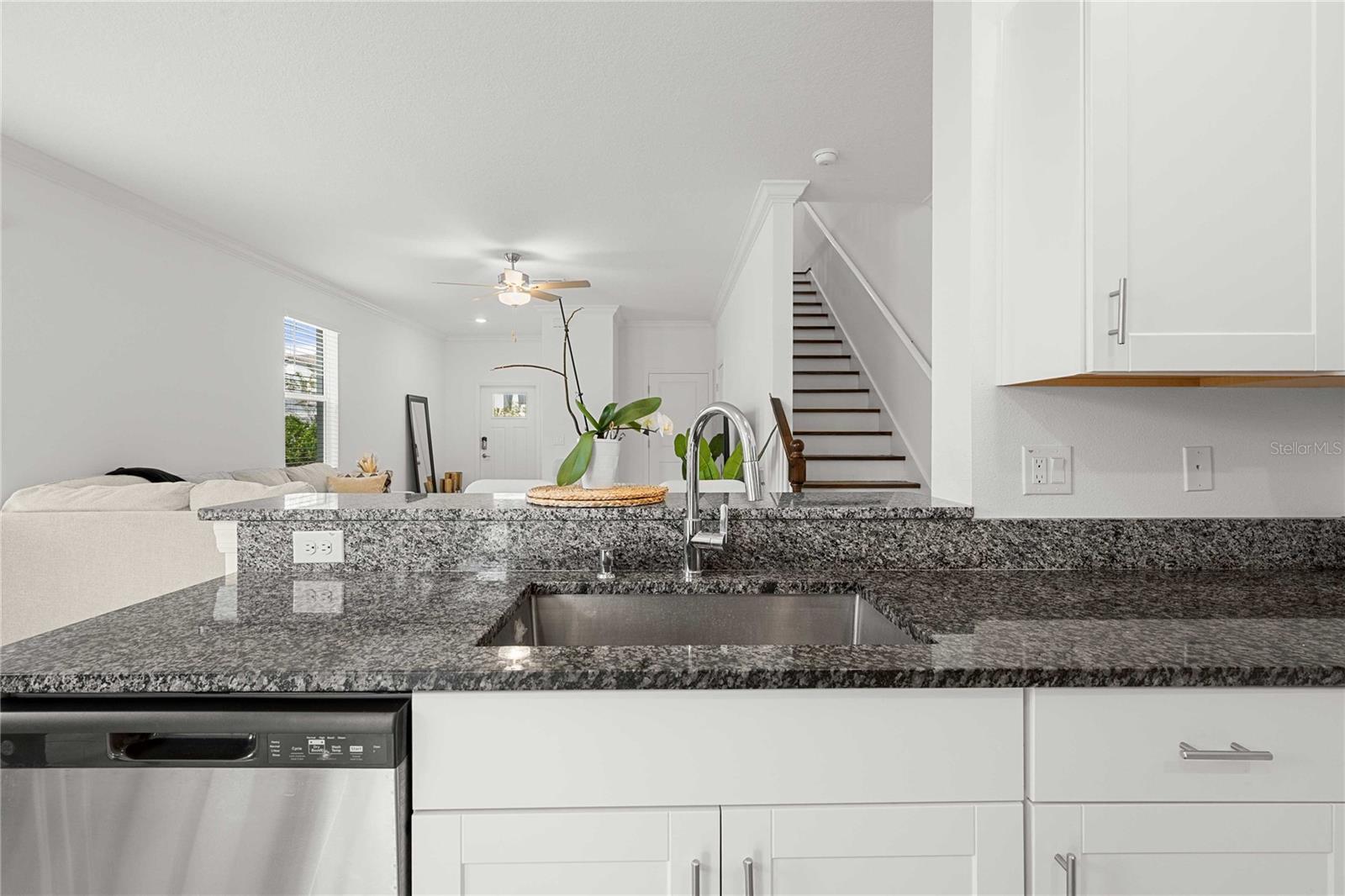 ABBOTT SQUARE PH 2 - Residential Lease