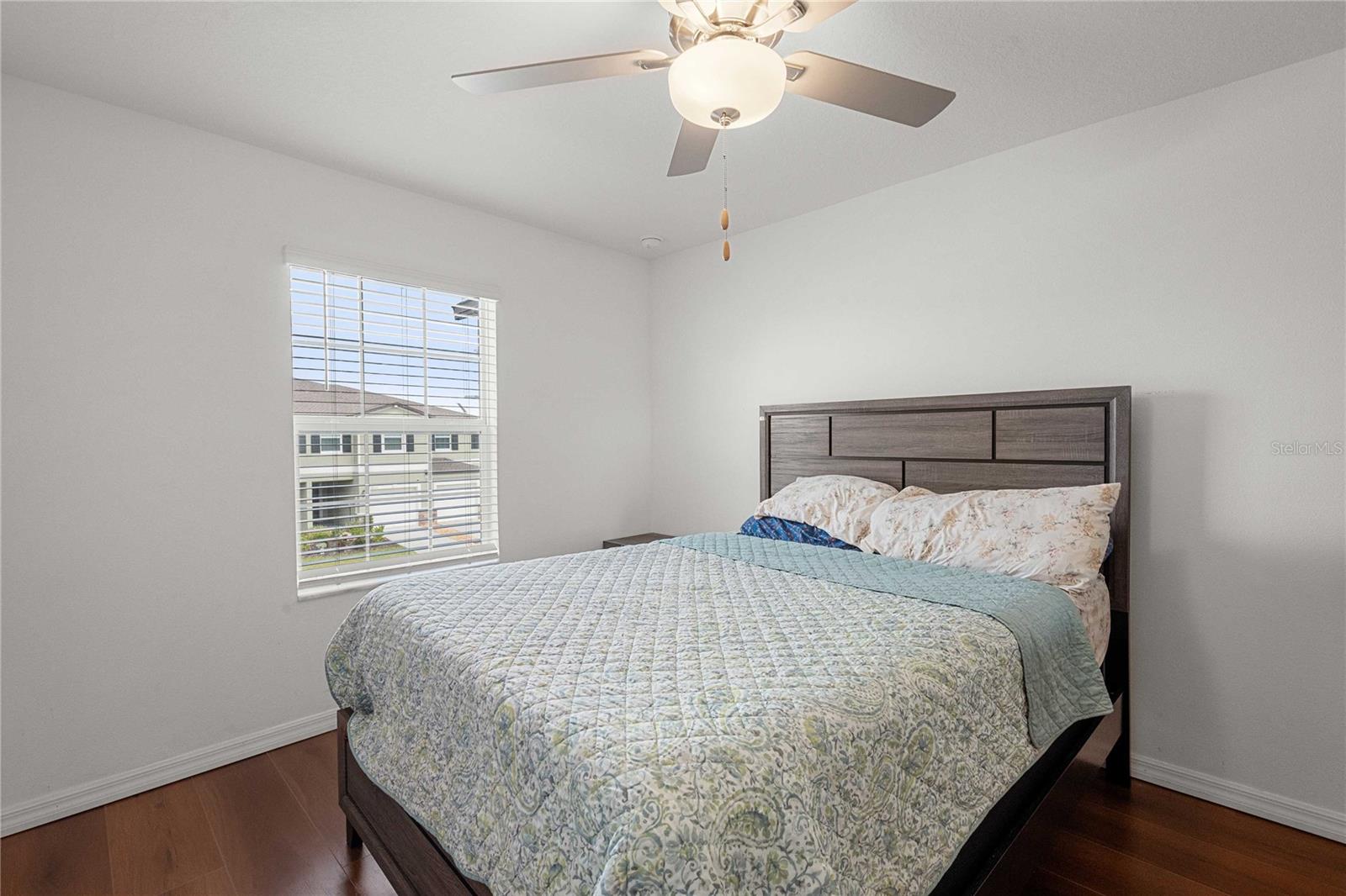 ABBOTT SQUARE PH 2 - Residential Lease