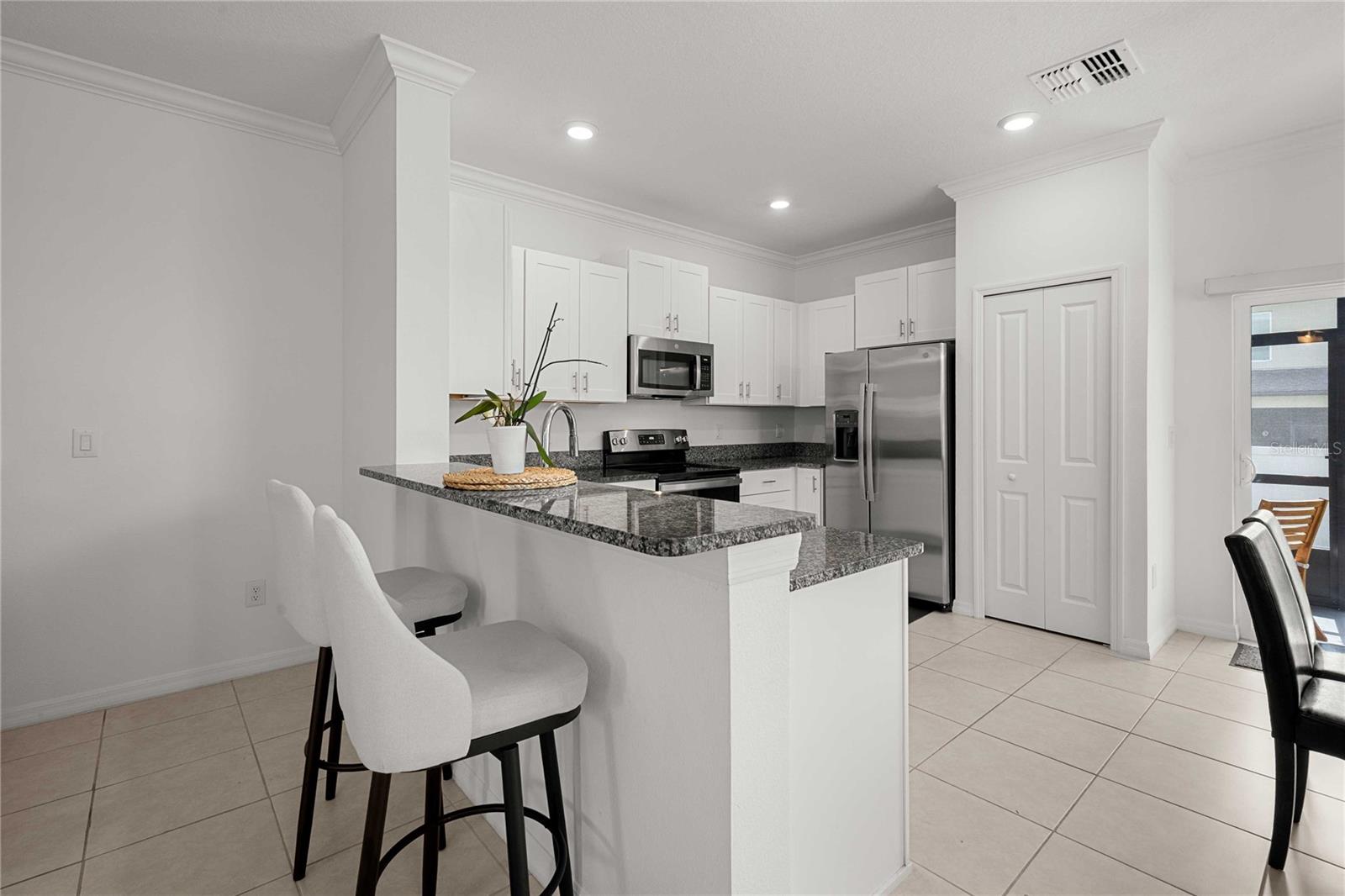 ABBOTT SQUARE PH 2 - Residential Lease