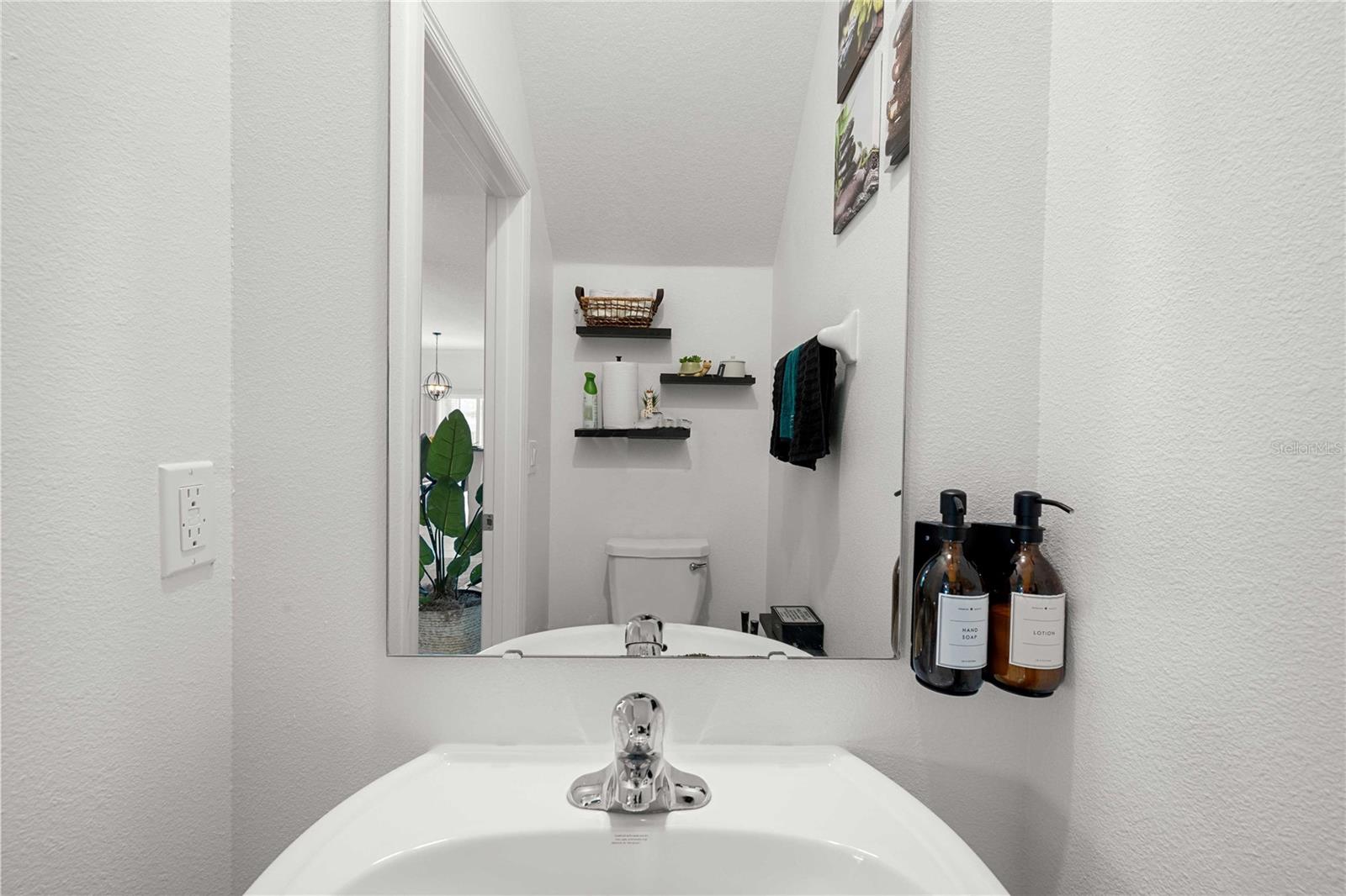 ABBOTT SQUARE PH 2 - Residential Lease