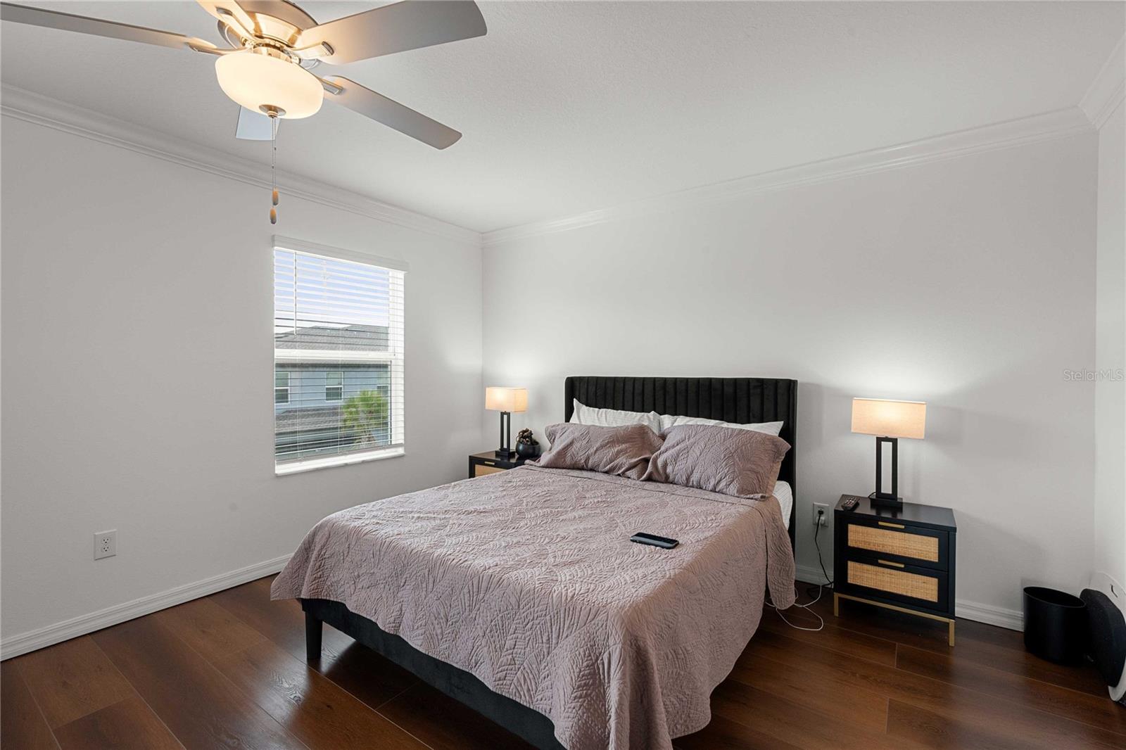 ABBOTT SQUARE PH 2 - Residential Lease