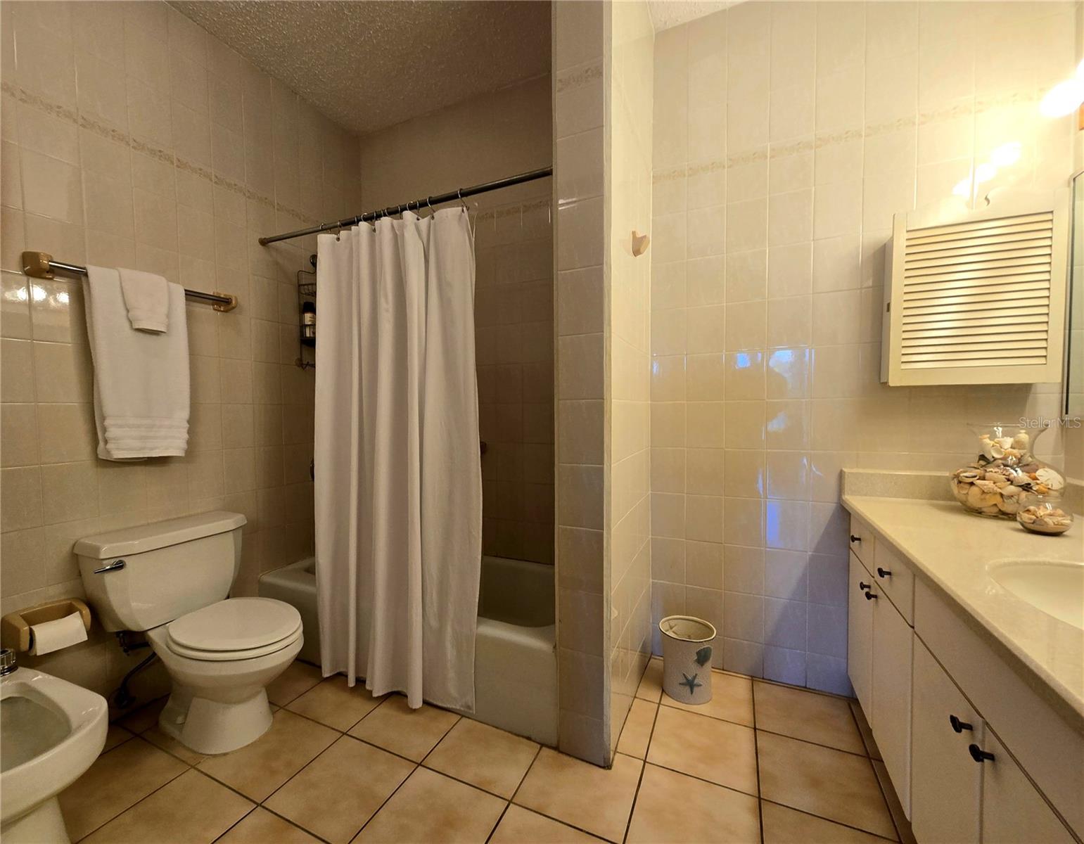 CRESCENT BEACH - Residential